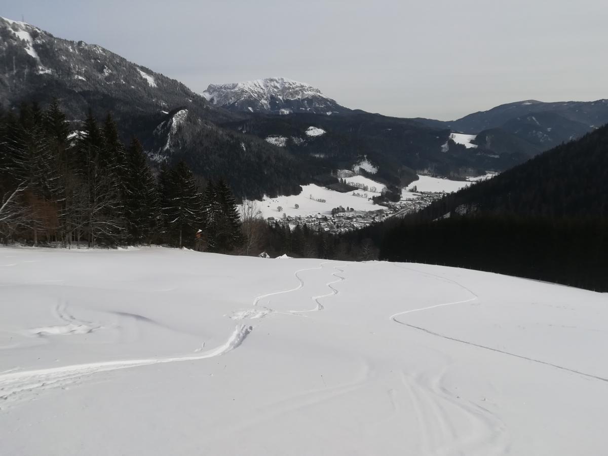 Name: Skitest-Abfahrtshang-Raxblick.jpg
Views: 217
Size: 78.9 KB